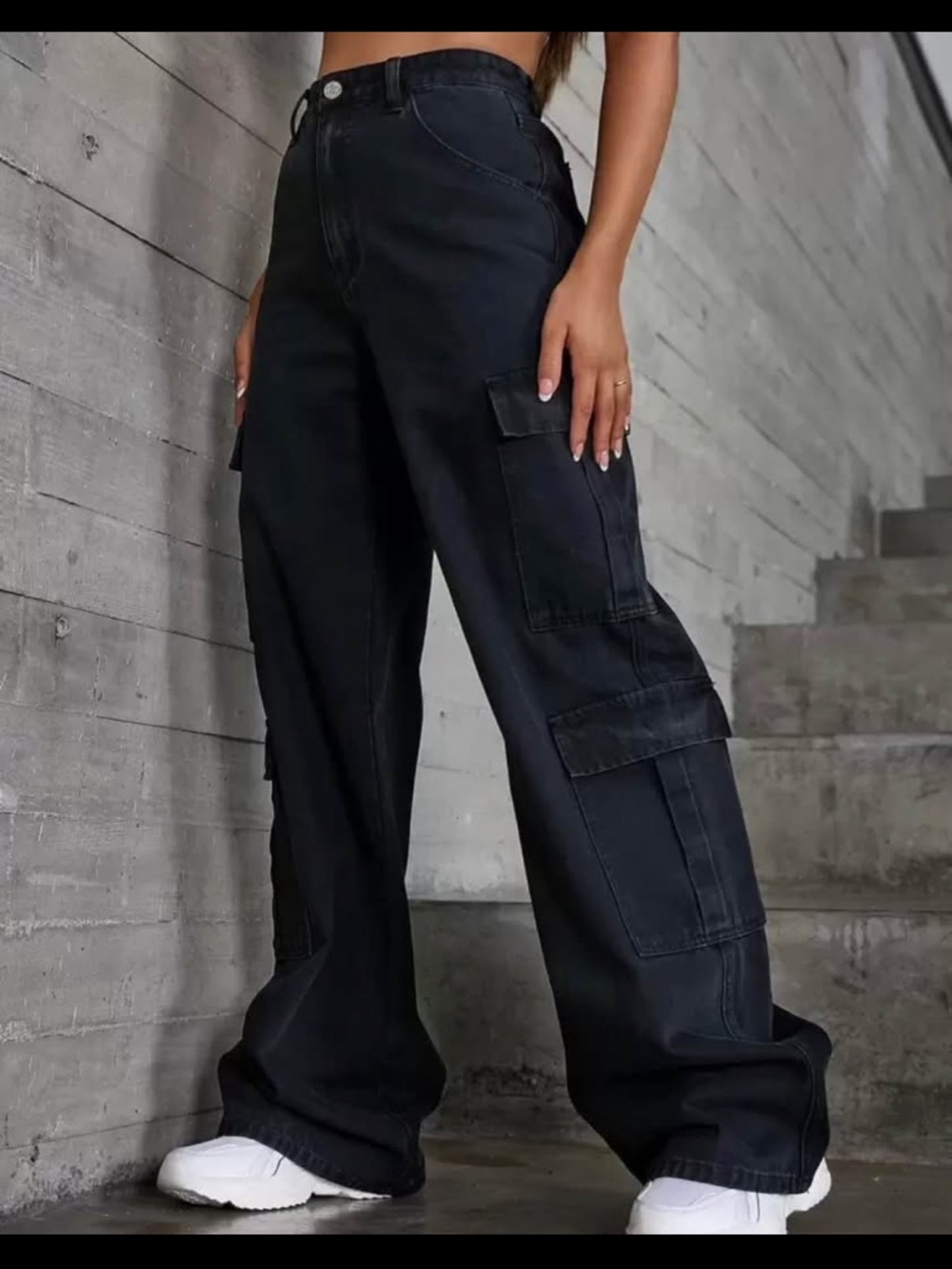 Black Wide-Leg Cargo Pants